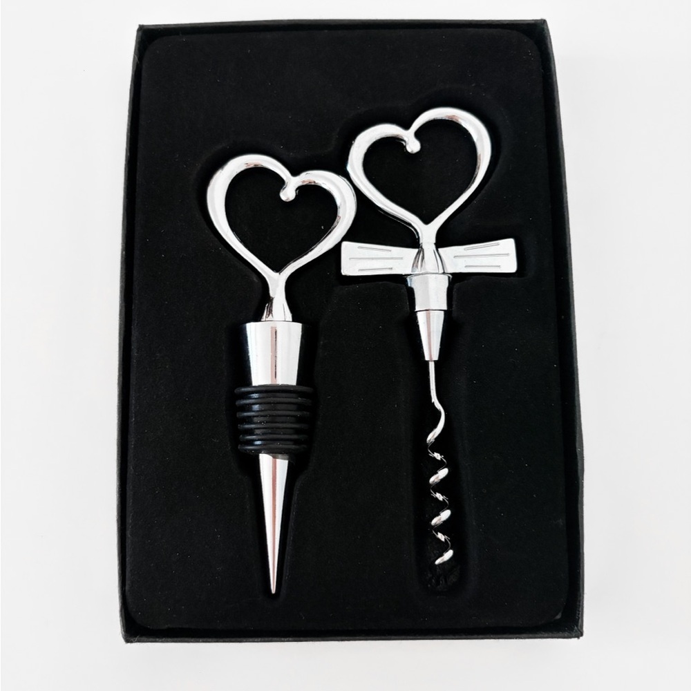 Kate Aspen Wedding Favour Wine Set - Corkscrew and Wine Stopper - Picture 4 of 5
